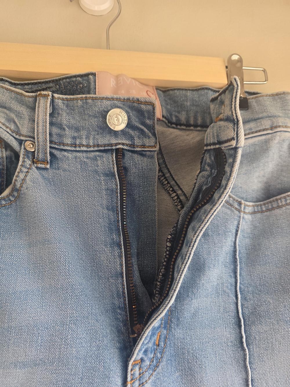 Revice High Rise Flare Jeans Size 27 Light Wash Front Seam Star Back - Picture 12 of 14